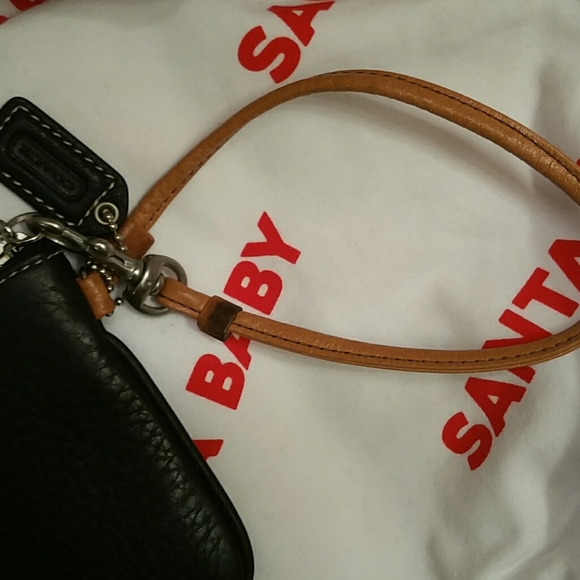 Coach   Excellent Condition - Picture 3 of 6